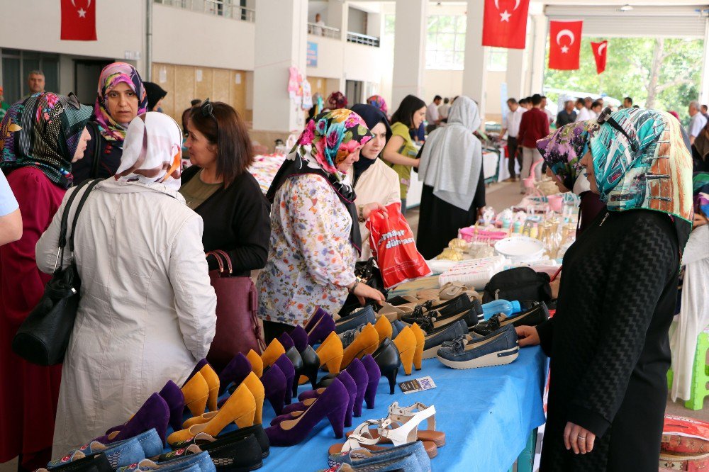 Yozgat’ta Kadın El Emeği Pazarı Açıldı