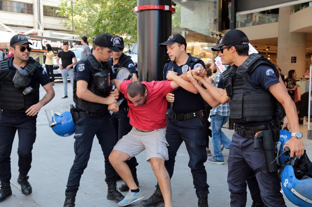 Başkent’te Gülmen Ve Özakça Eylemine Biber Gazlı Müdahale