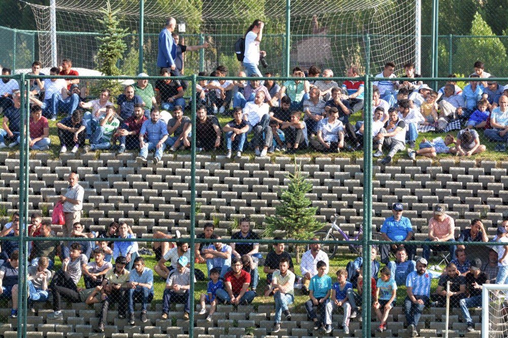 B.b. Erzurumspor, Karaca Birlikspor İle Yaptığı Özel Karşılaşmayı 1-0 Kazandı