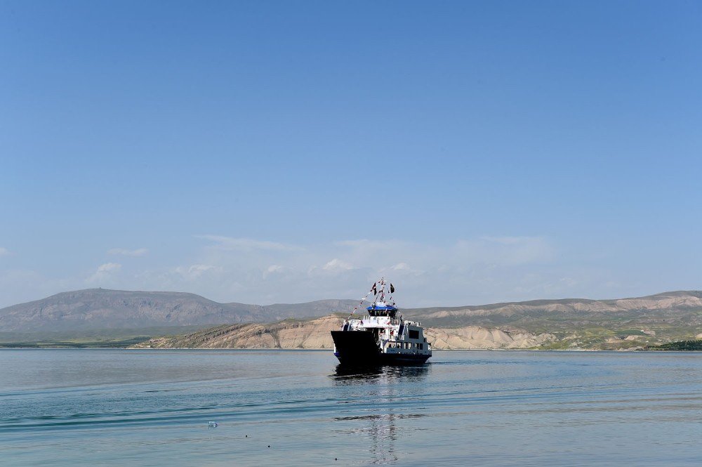 Baraj Gölü Üzerinde Taşınan Araç Sayısı Arttı