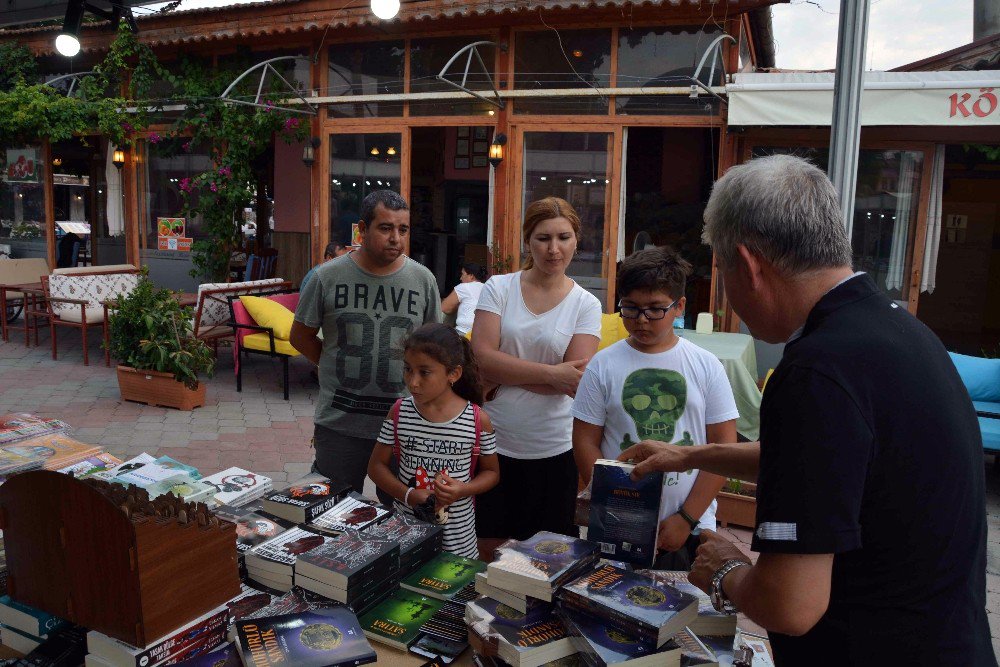 Dalyan’da Yayınevleri İlgiden Memnun