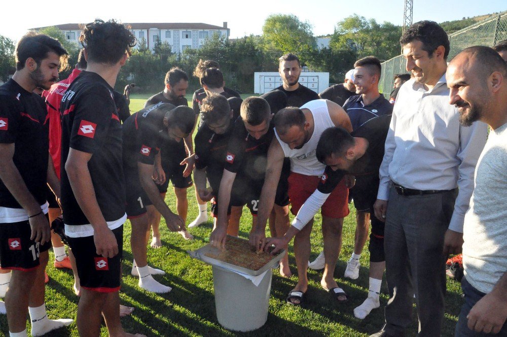 Yozgatspor’a Taraftardan Moral Ziyareti