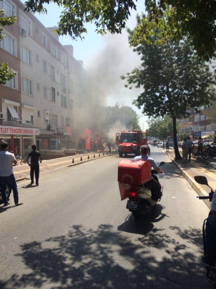 Bahçelievler’deki Pastane Yangınında Faciadan Dönüldü