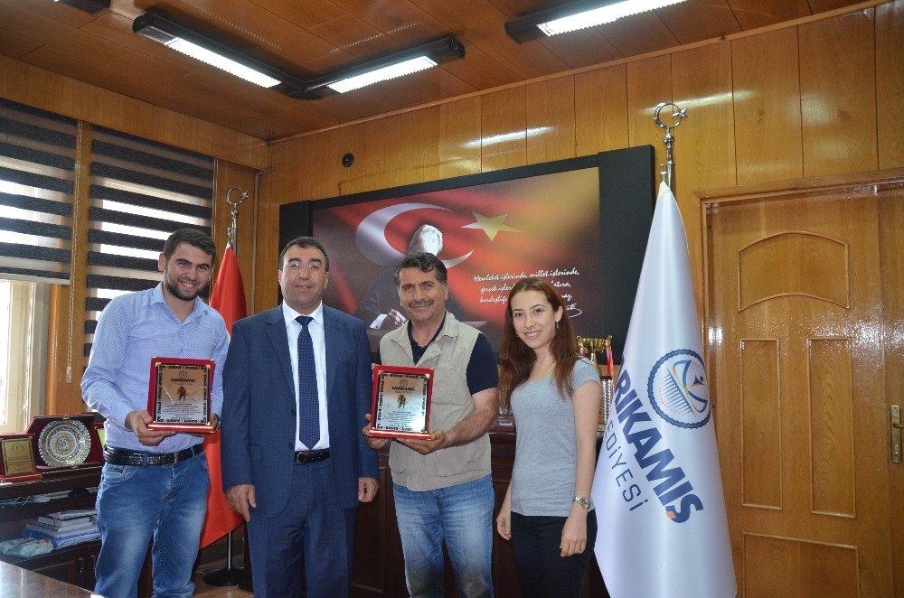 Başkan Toksoy’dan Basın Bayramında Gazetecilere Plaket