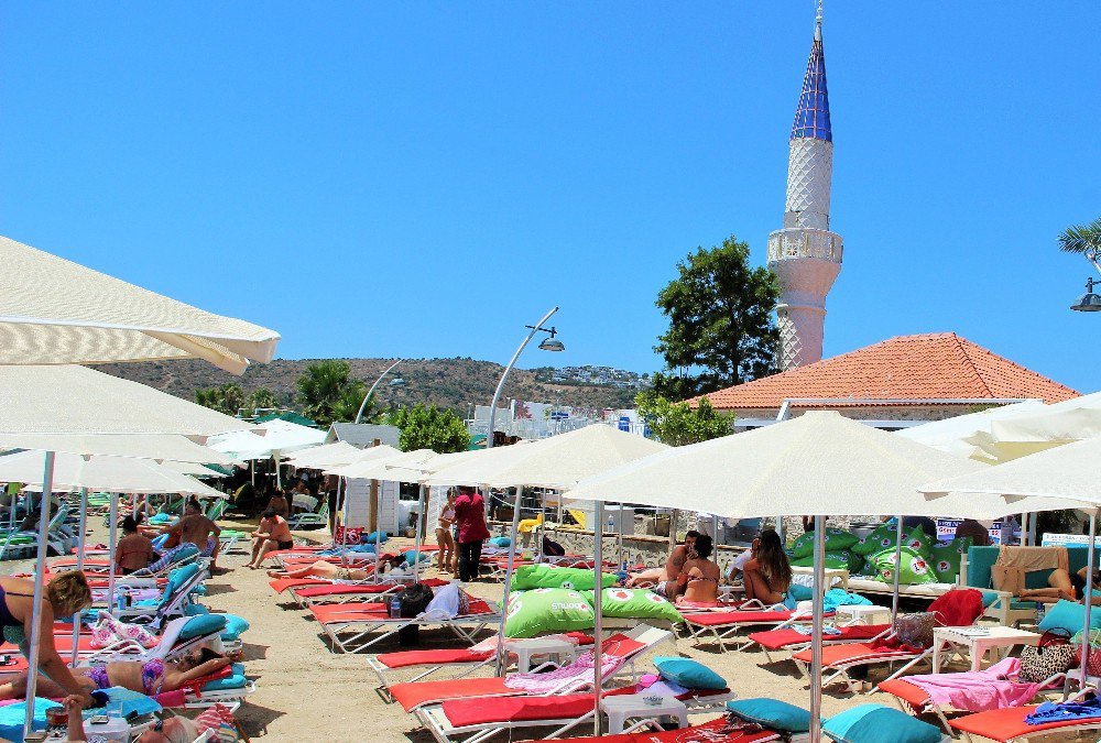 Depremde Hasar Gören Minareler Tehlike Oluşturuyor