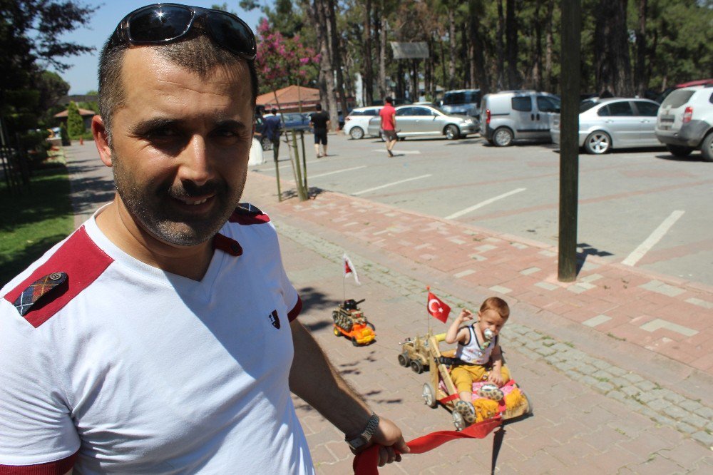 15 Temmuz Anısına Çocuğu İçin Oyuncak Yaptı