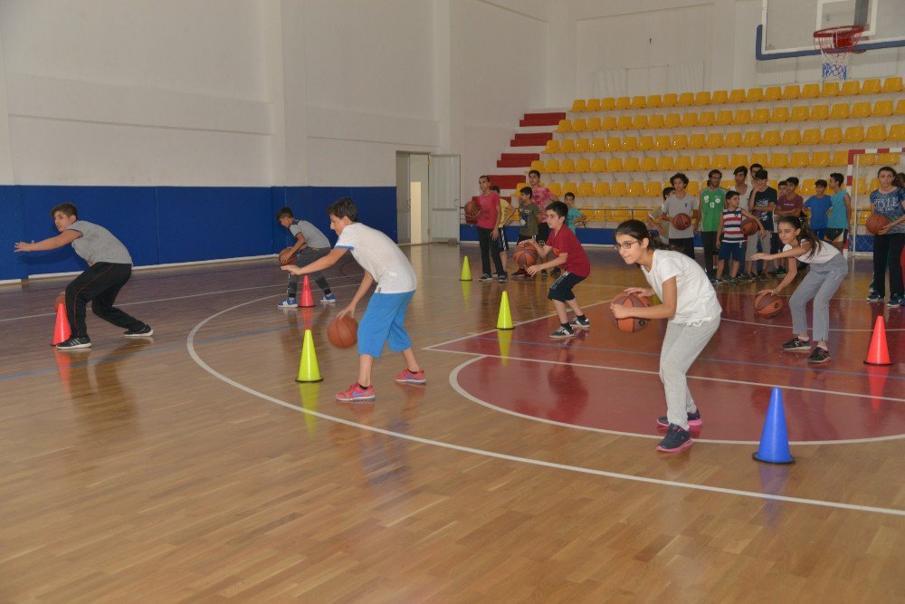 Çocuklar Tatilin Keyfini Yaz Spor Okullarında Çıkarıyor