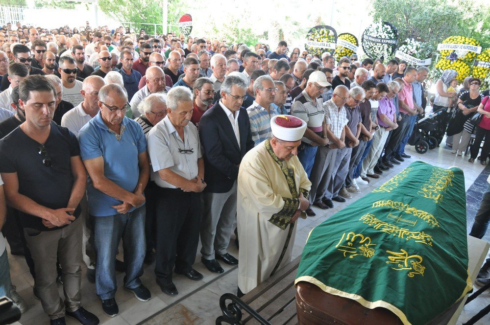 Depremde Ölen Sinan Kurtoğlu Son Yolculuğuna Uğurlandı