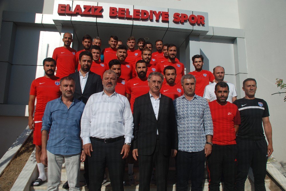 Elaziz Belediyespor’da Toplu İmza Töreni