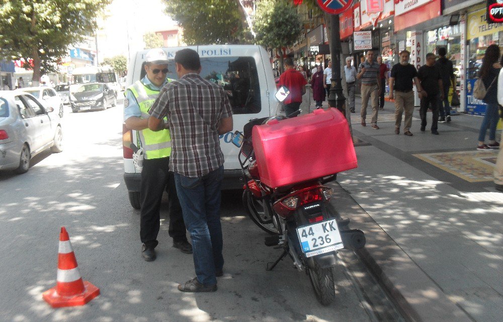 Polis Kurallara Uymayan Motosiklet Sürücülerine Ceza Yağdırdı