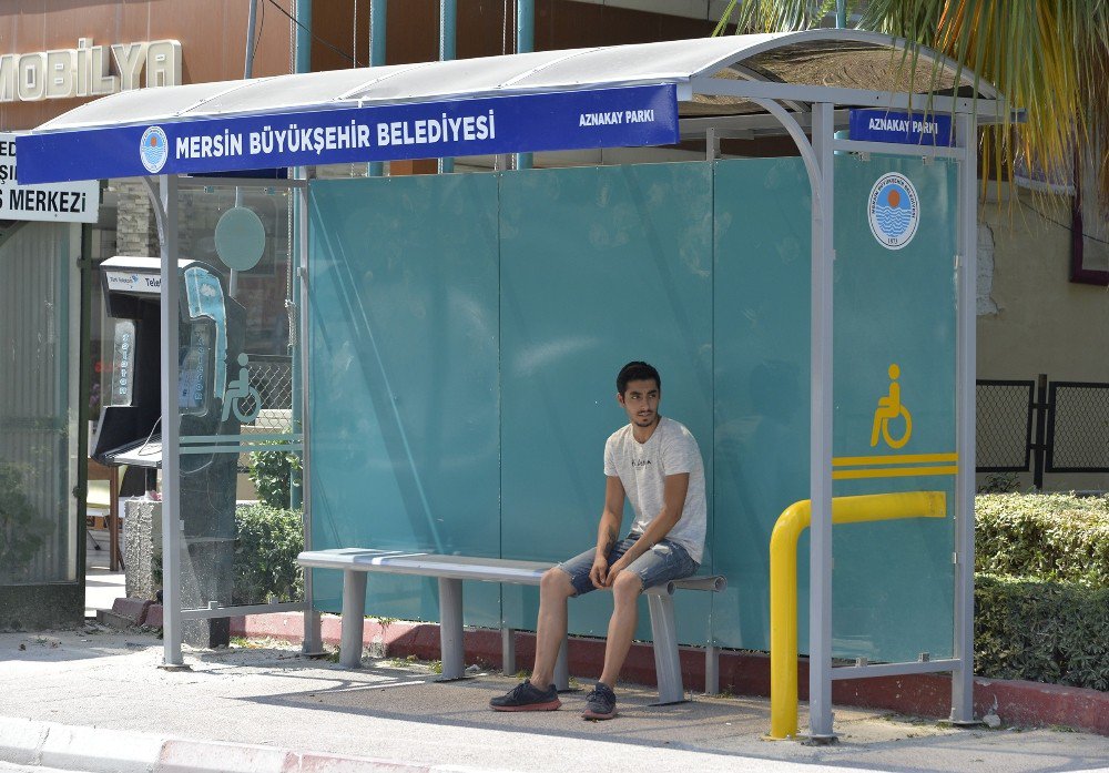 Mersin’de Otobüs Durakları Yenileniyor