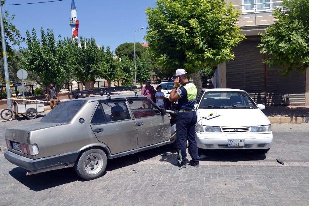 Manisa’da Trafik Kazası: 3 Yaralı