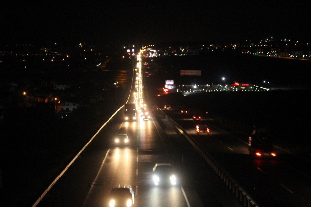 Tekirdağ’da 20 Kilometrelik Araç Kuyrukları Oluştu