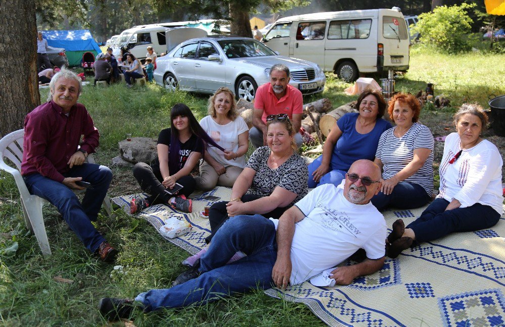 Sıcaktan Bunalan Vatandaşlar Yaylaya Akın Etti