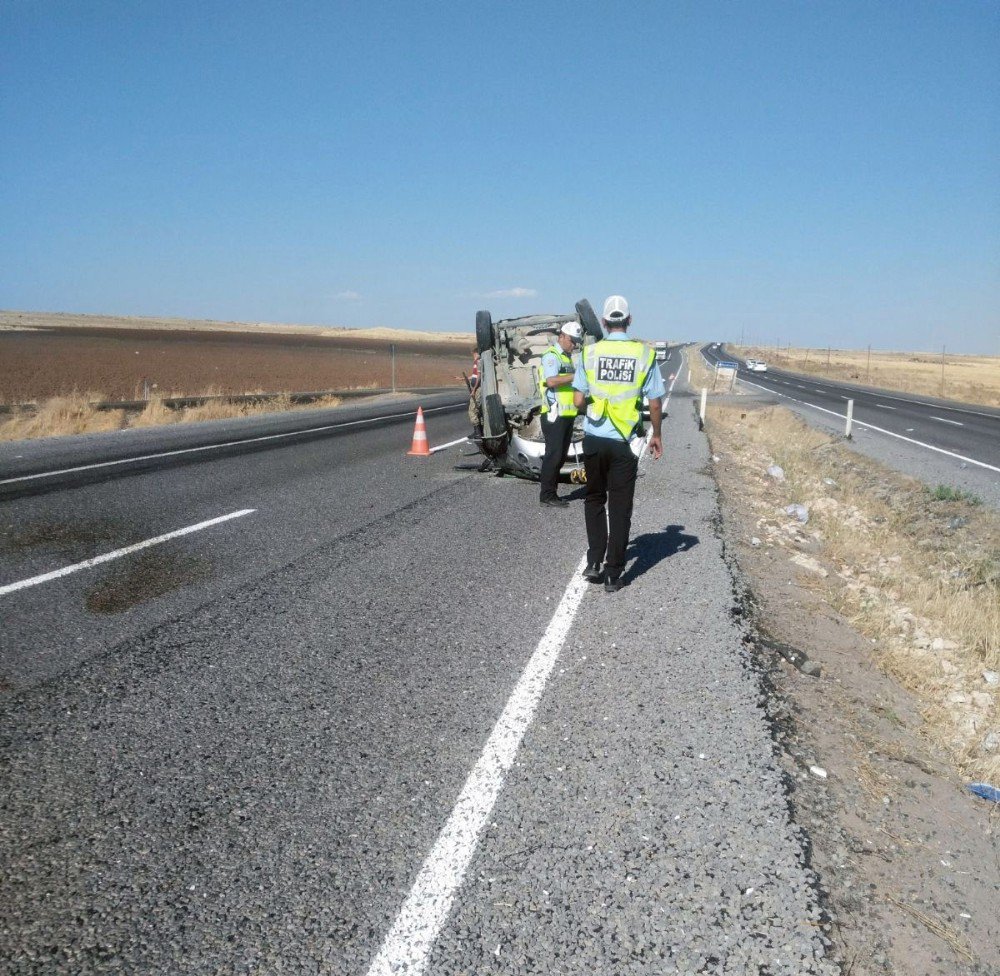 Siverek-hilvan Karayolunda Trafik Kazası: 1 Ölü, 4 Yaralı