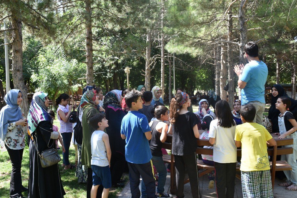 Yaz Kur’an Kursu Öğrencilerinin Piknik Keyfi