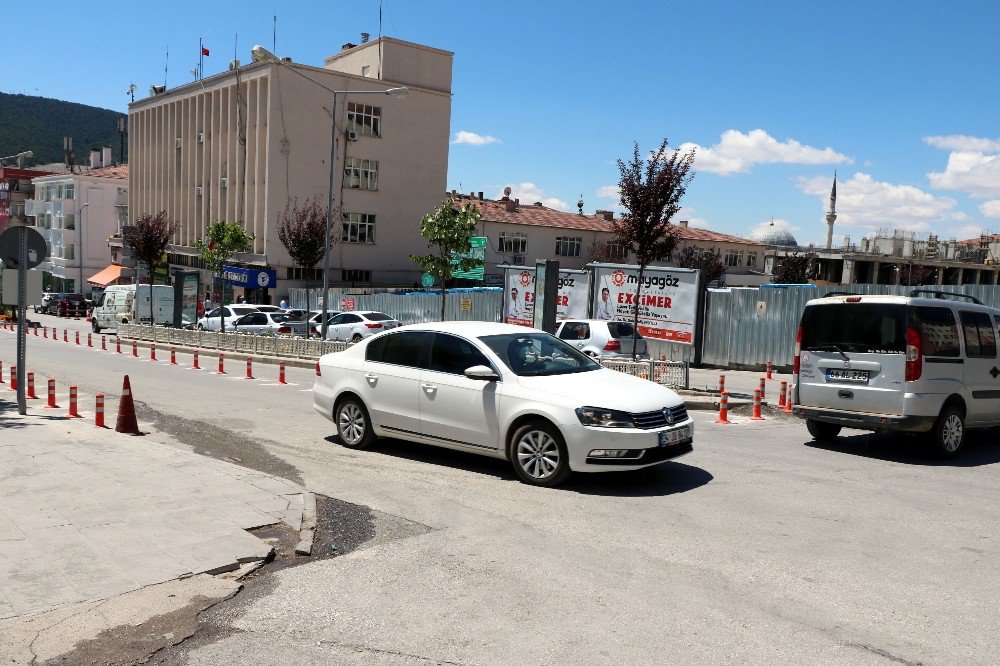 Tarihi Saat Kulesi Etrafında Sola Dönüşler Yasaklanacak