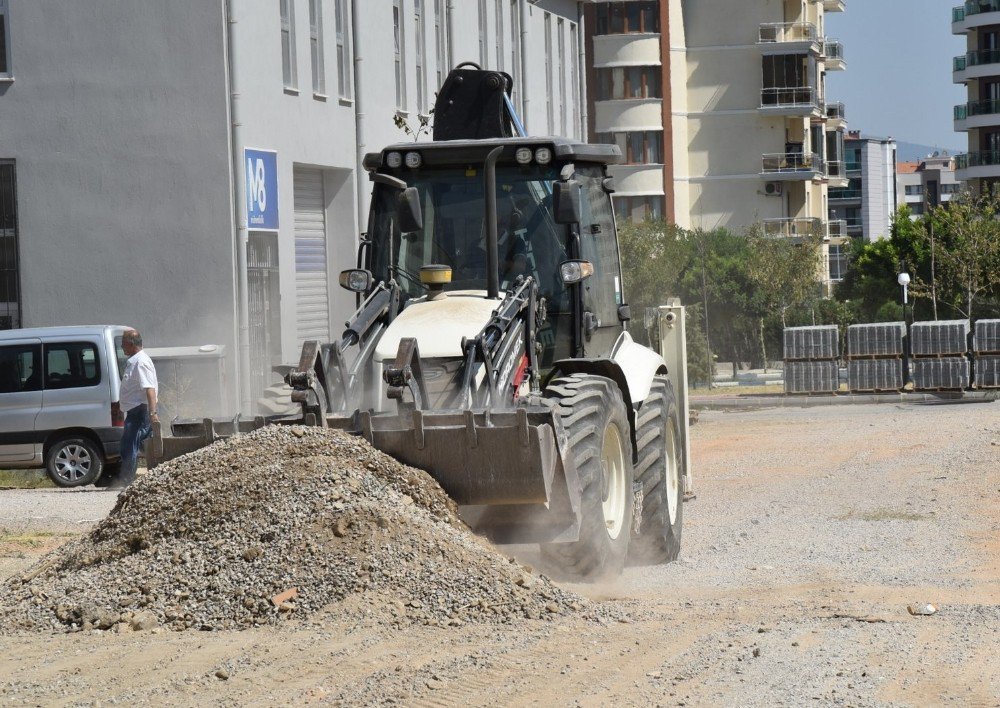 Uncubozköy Ve Tekstilciler Sitesinde Yol Çalışması