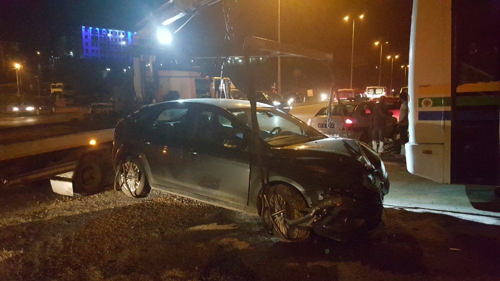 Zonguldak’ta Halk Otobüsü Otomobille Çarpıştı: 2 Yaralı