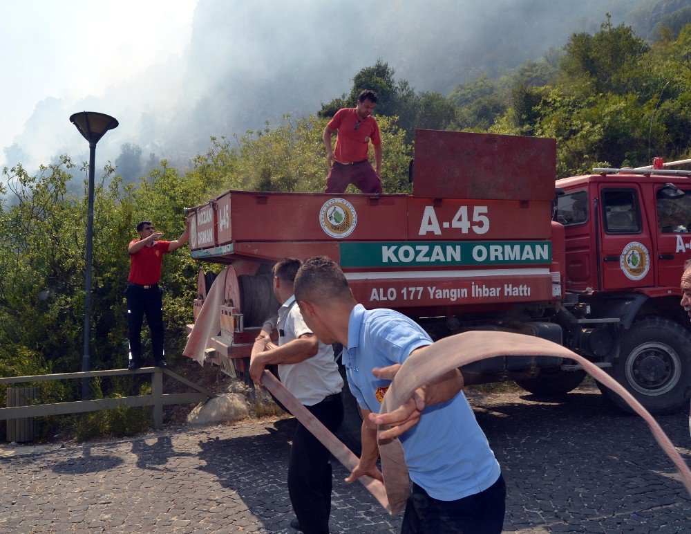 Tarihi Kozan Kalesi’nde Orman Yangını