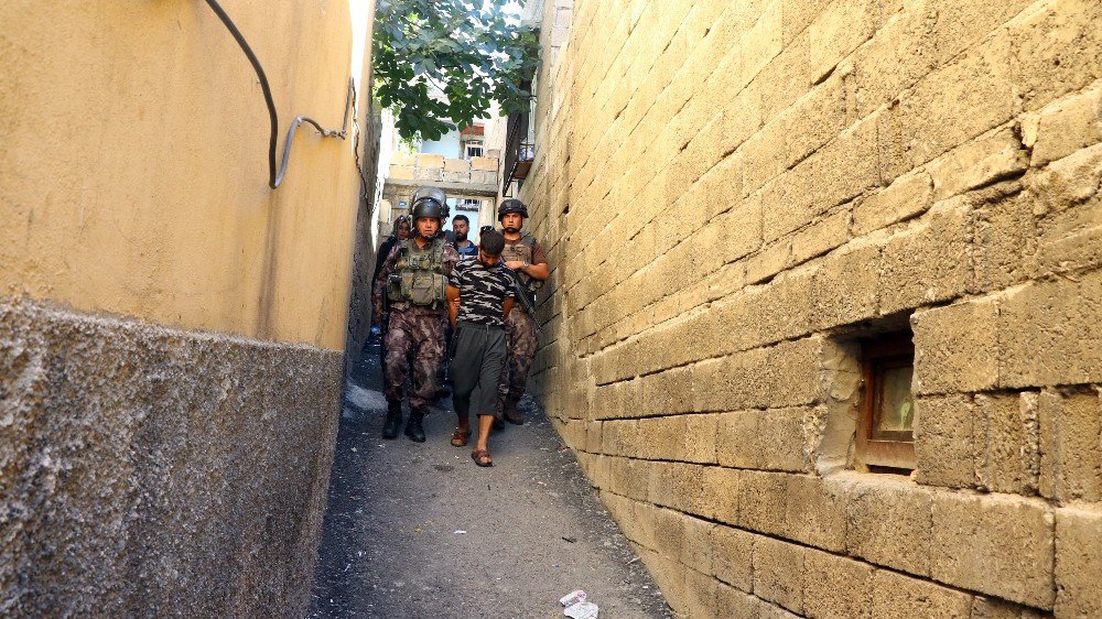 Gaziantep Polisinden Uyuşturucu Satıcılarına Şafak Baskını