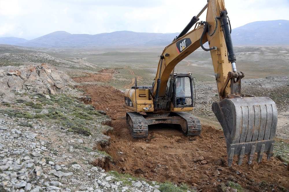 Mersin’de 3 Bin Metre Rakımda Yol Yapım Çalışması