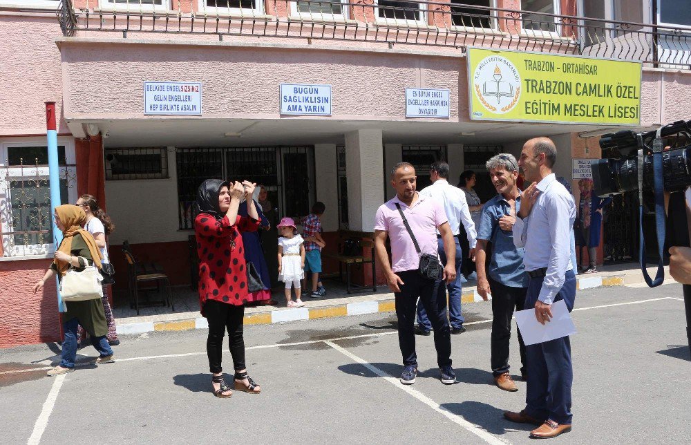 Trabzon Çamlık Özel Eğitim Meslek Lisesi’nin Kapatılmasına Öğrenci Ve Velilerden Tepki