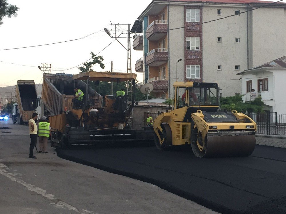 İpekyolu Belediyesinden Yol Asfaltlama Çalışması