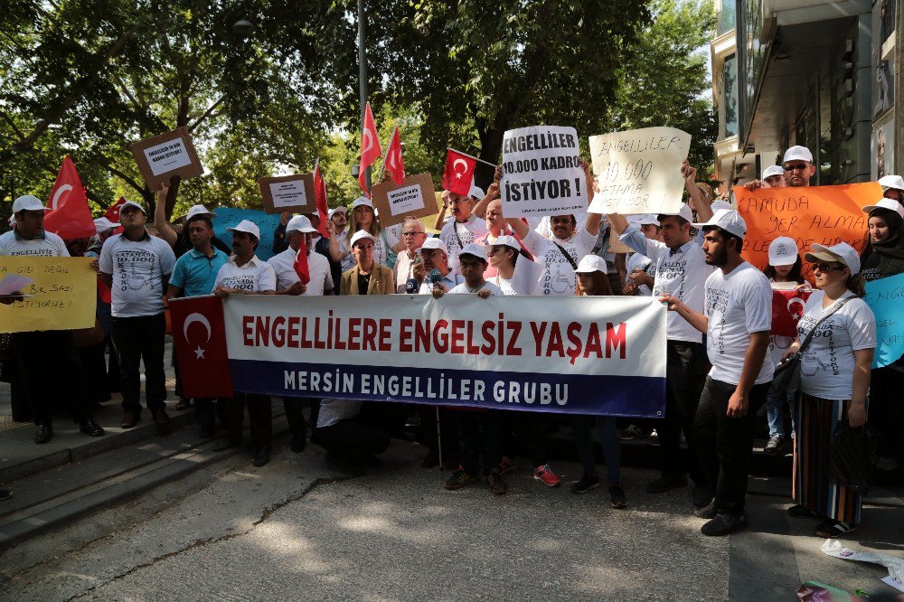 Başkent’te Engellilerden Atama Talebi