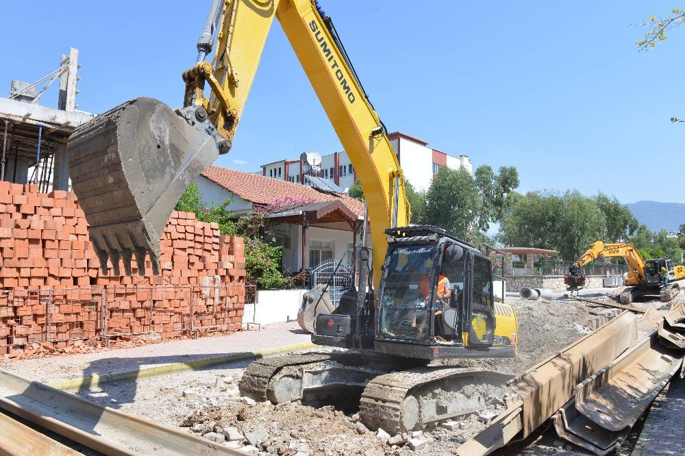 Finike’de Altyapı Seferberliği