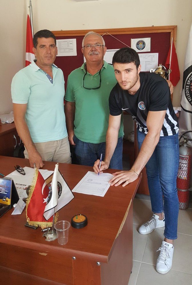 Çeşme Belediyespor Yeni Sezonda Kadrosunu Güçlendiriyor