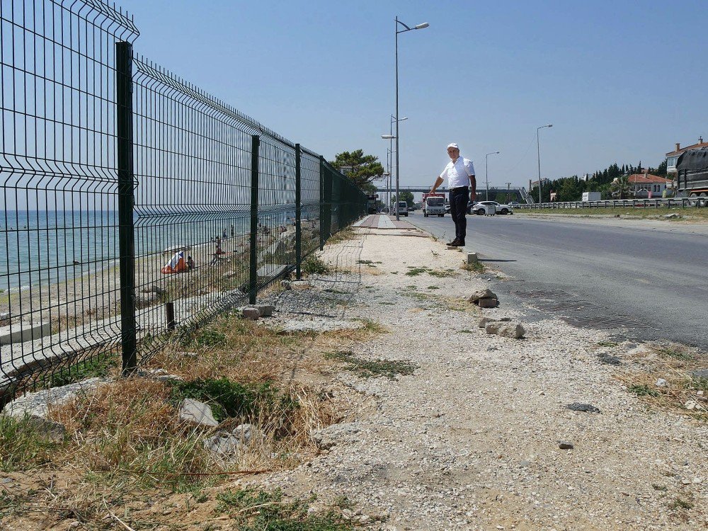 Büyükçekmece’de Kaldırım Parke Taşları Çalındı