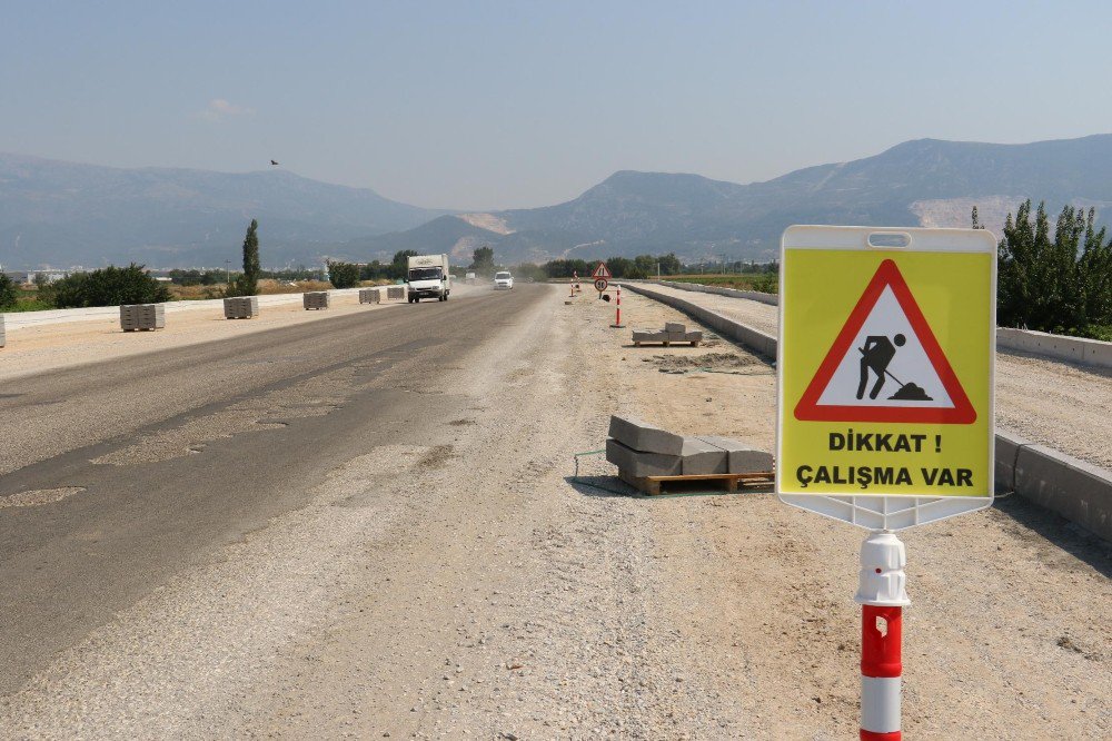 Muradiye Yolunda Çalışmalar Devam Ediyor