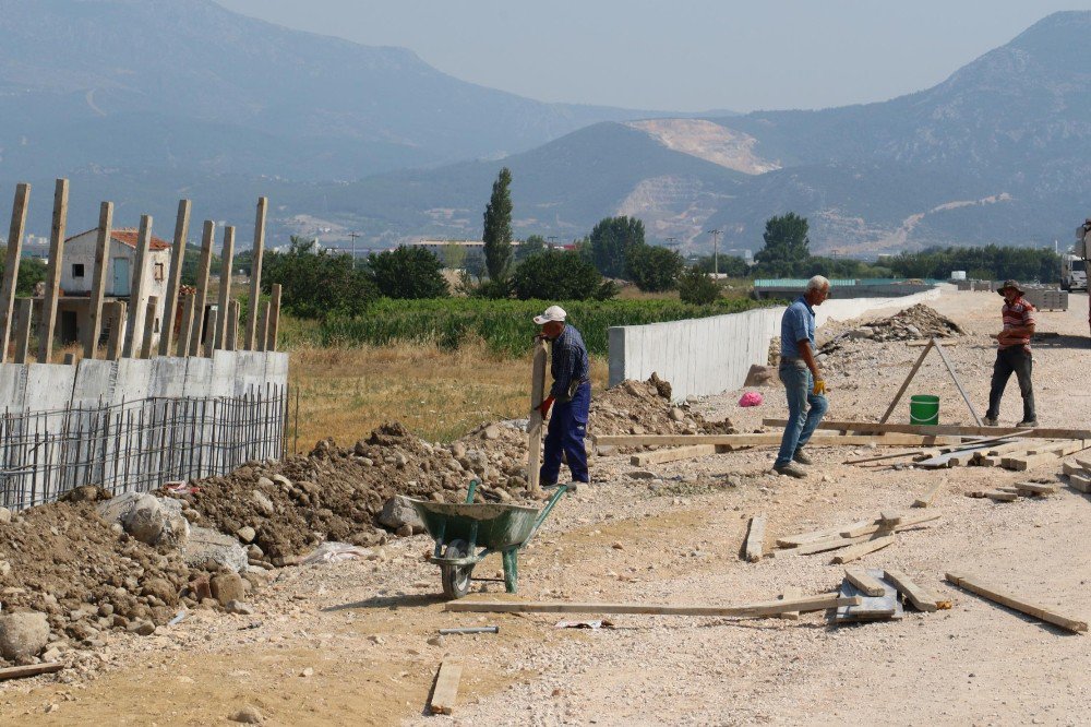 Muradiye Yolunda Çalışmalar Devam Ediyor