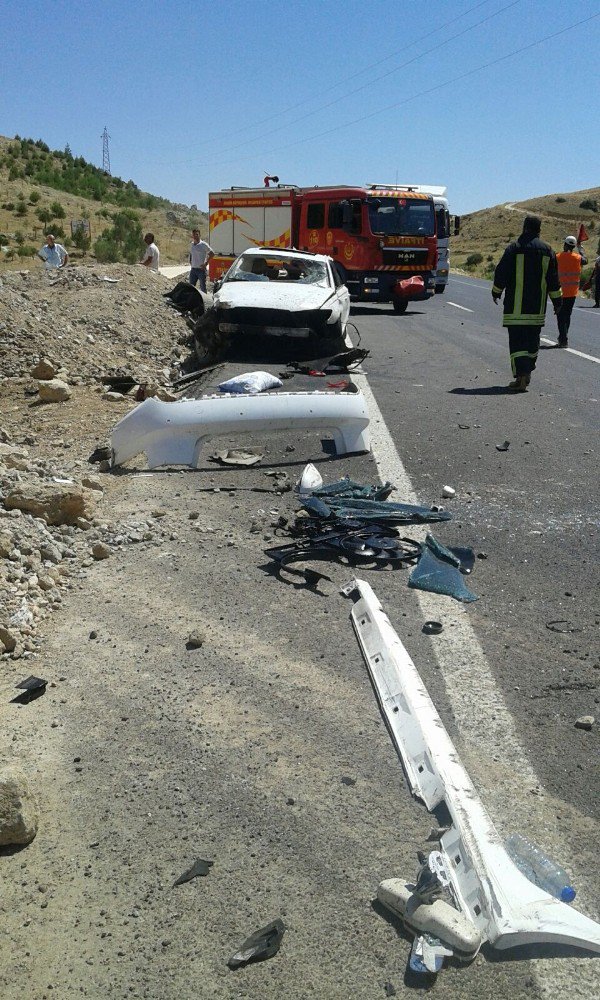 Mardin’de Trafik Kazası: 2 Ölü, 1 Yaralı