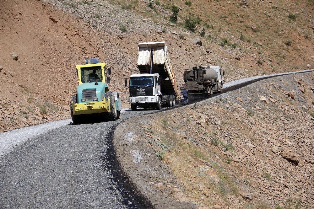 Bahçesaray’da Asfalt Sevinci