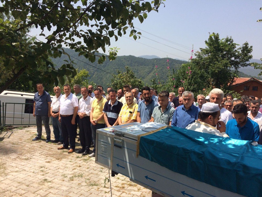 Trafik Kazası Geçiren Maden İşçisi Çakır Toprağa Verildi