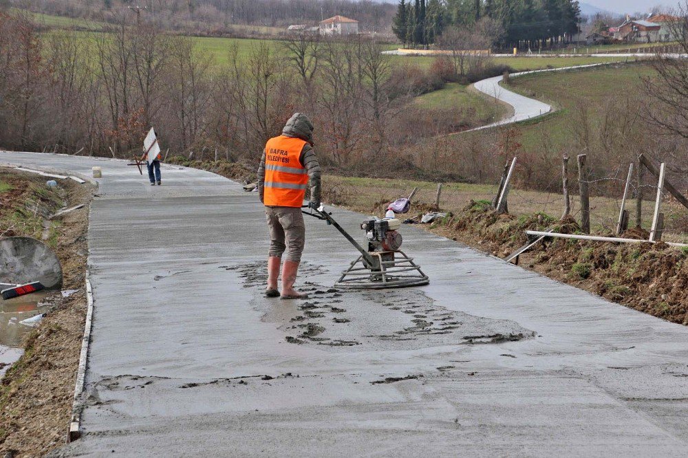 Bafra Belediyesi 40 Bin Metre Beton Yol Yaptı