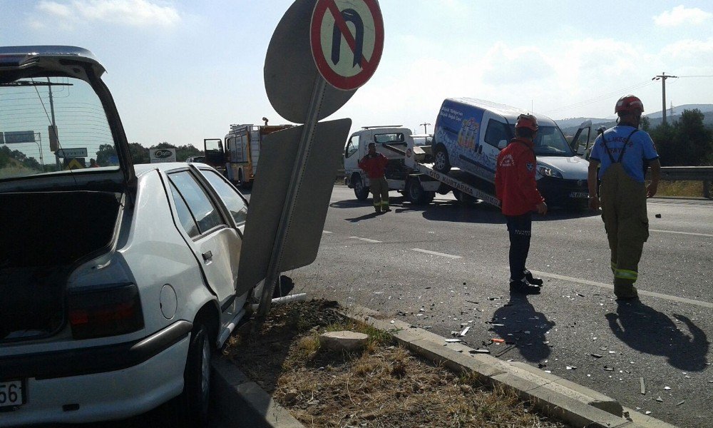 Ayvalık’ta Trafik Kazası 1 Yaralı