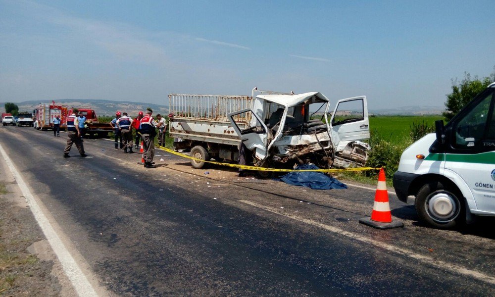 Gönen’de Trafik Kazası: 2 Ölü