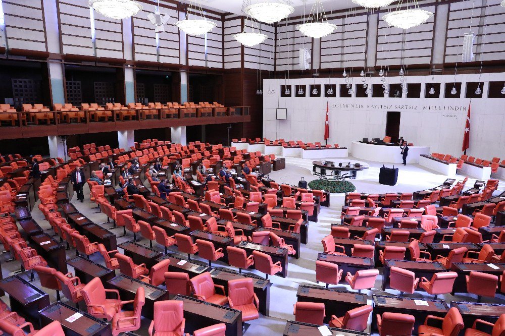 Chp Milletvekillerinin Meclis’teki İç Tüzük Eylemi Devam Ediyor