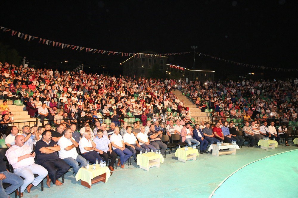 Darıca’da Sahne Yarenlerin