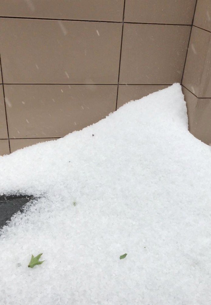 İstanbul’da Bazı Vatandaşlar Dolunun Tadını Çıkardı