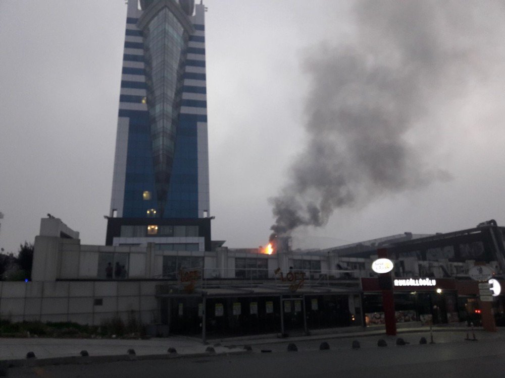 Bayrampaşa’da Lüks Otelde Yangın Paniği