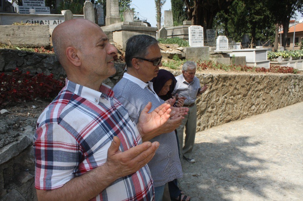 Kazım Baykal Mezarı Başında Anıldı