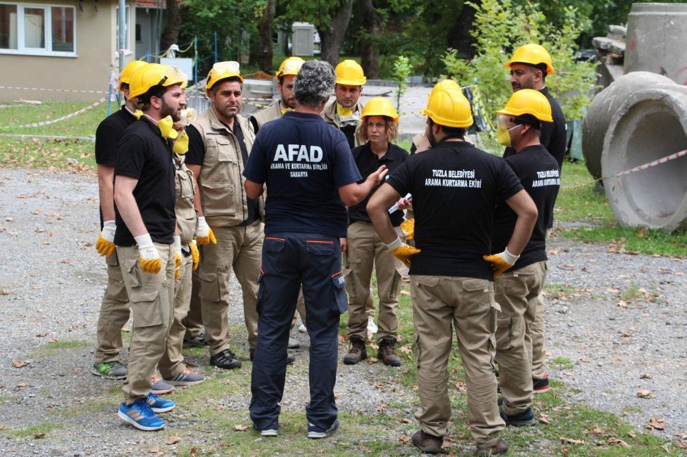 Afad, Tuzla Belediyesi Sivil Savunma Akt Ekibine ‘Arama Kurtarma’ Eğitimleri Verdi