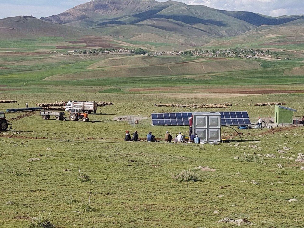 Van Büyükşehir Belediyesi Yıllardır Süren Susuzluğa Son Verdi