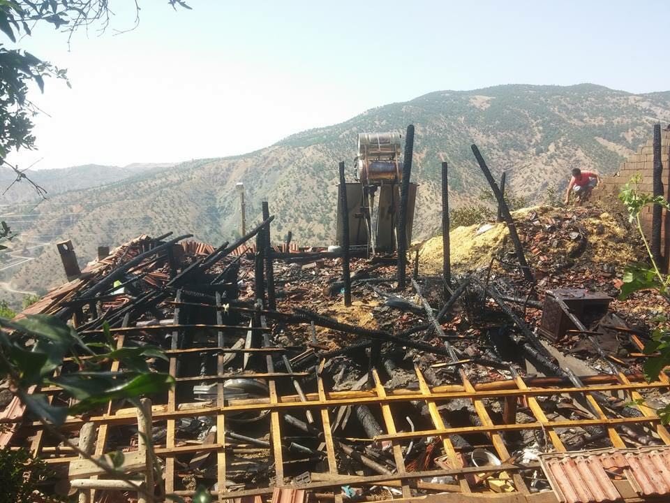 İkamette Çıkan Yangın Evi Kullanılamaz Hale Getirdi