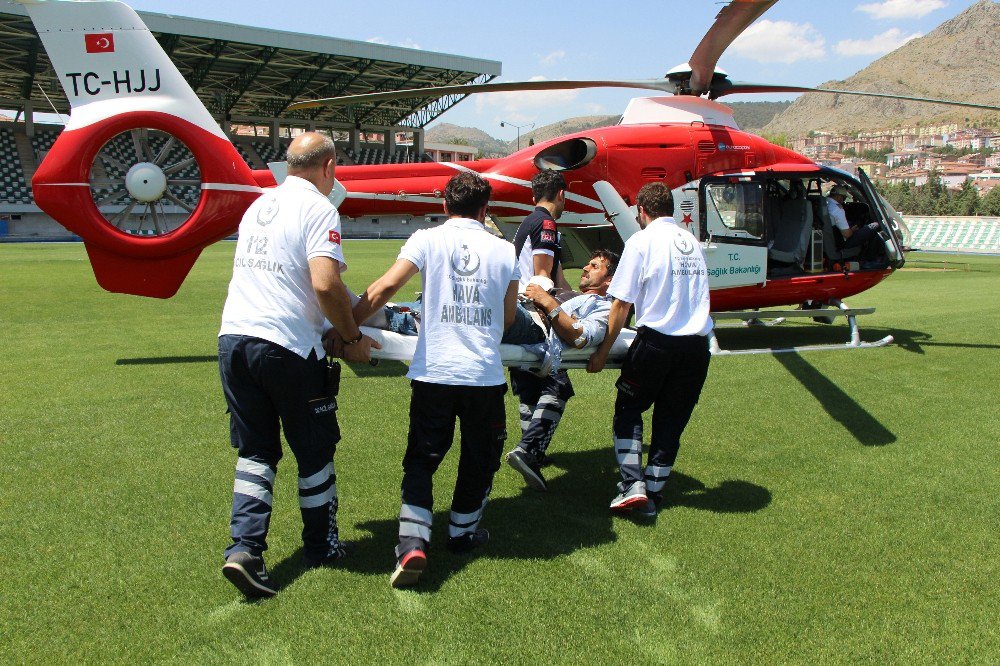 Hava Ambulansı Parmağı Kopan Çiftçi İçin Havalandı