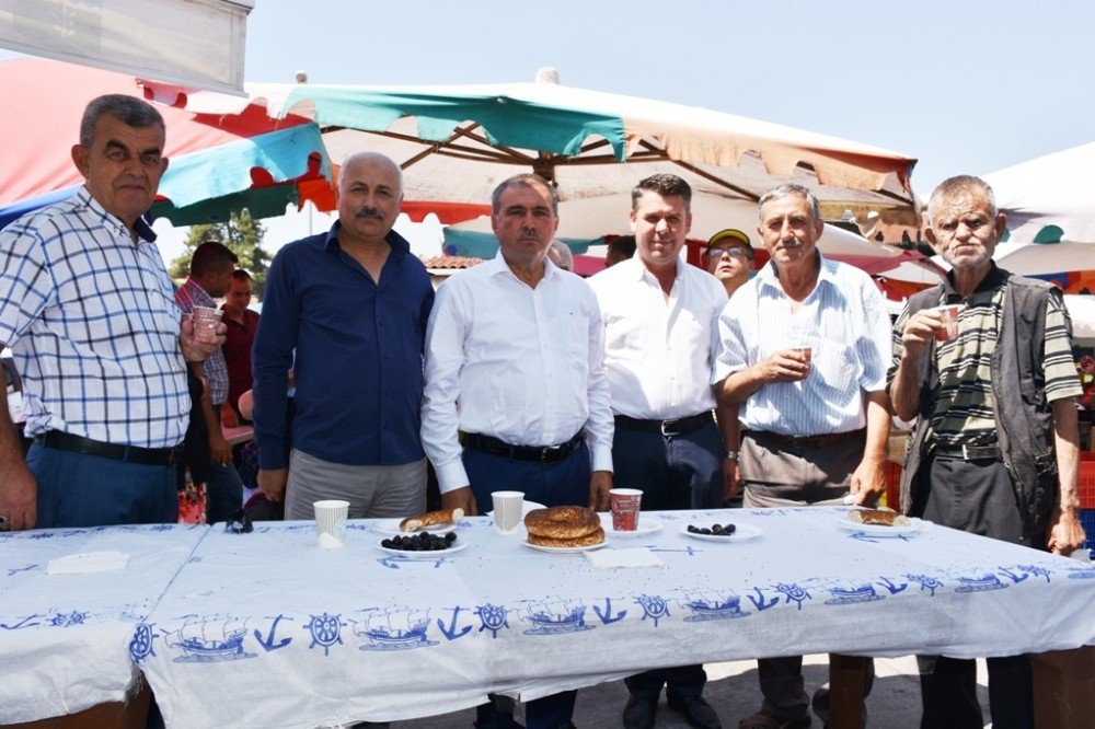 Bigadiç’te Çeşmeden Buz Gibi Ayran Aktı